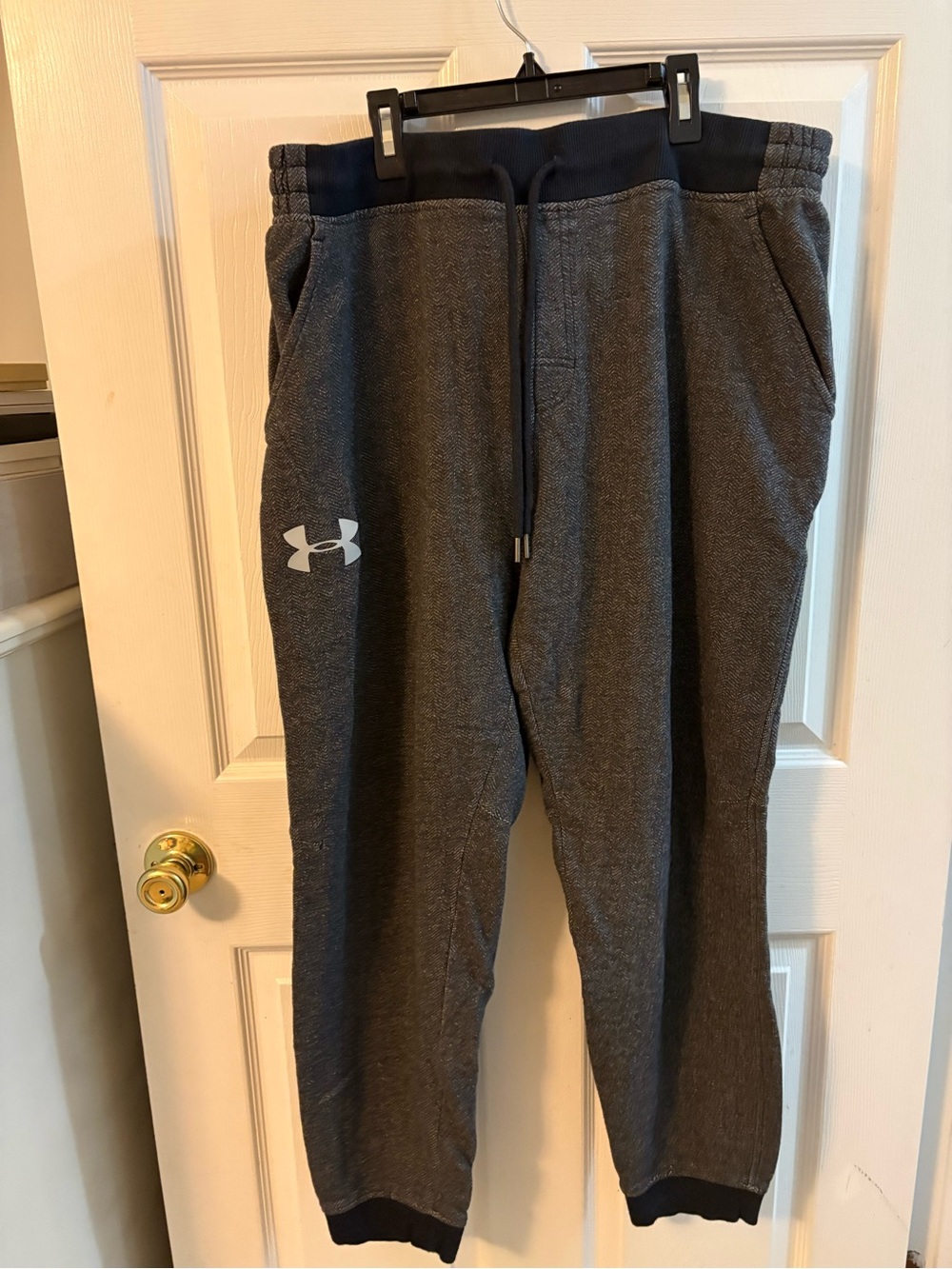 Under Armour Mens Gray Herringbone Joggers Sweatpants